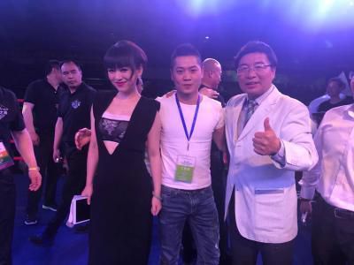 第38分钟，巴尔韦德外围重炮轰门被门将飞身化解。